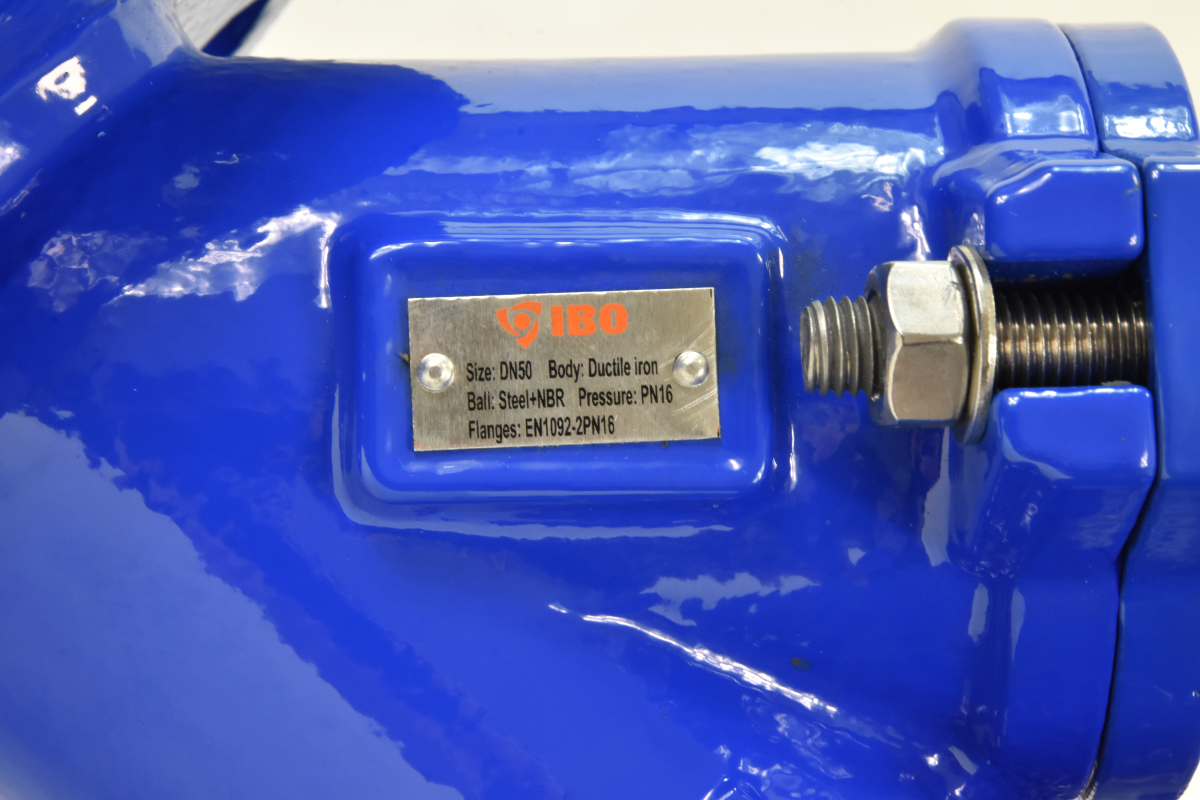 Ballzweigventil DN100 PN16 mit einem Kragen